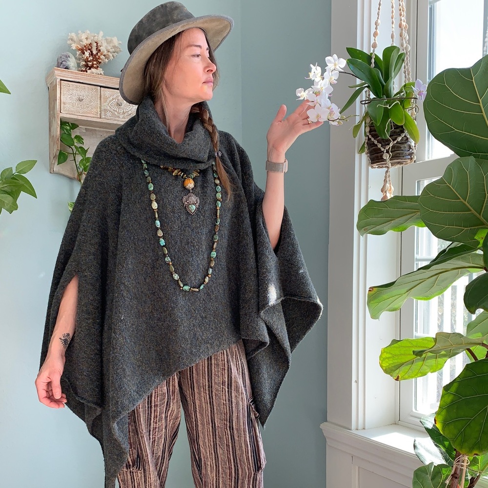 Slouchy Soft Poncho - Picture 2 of 4